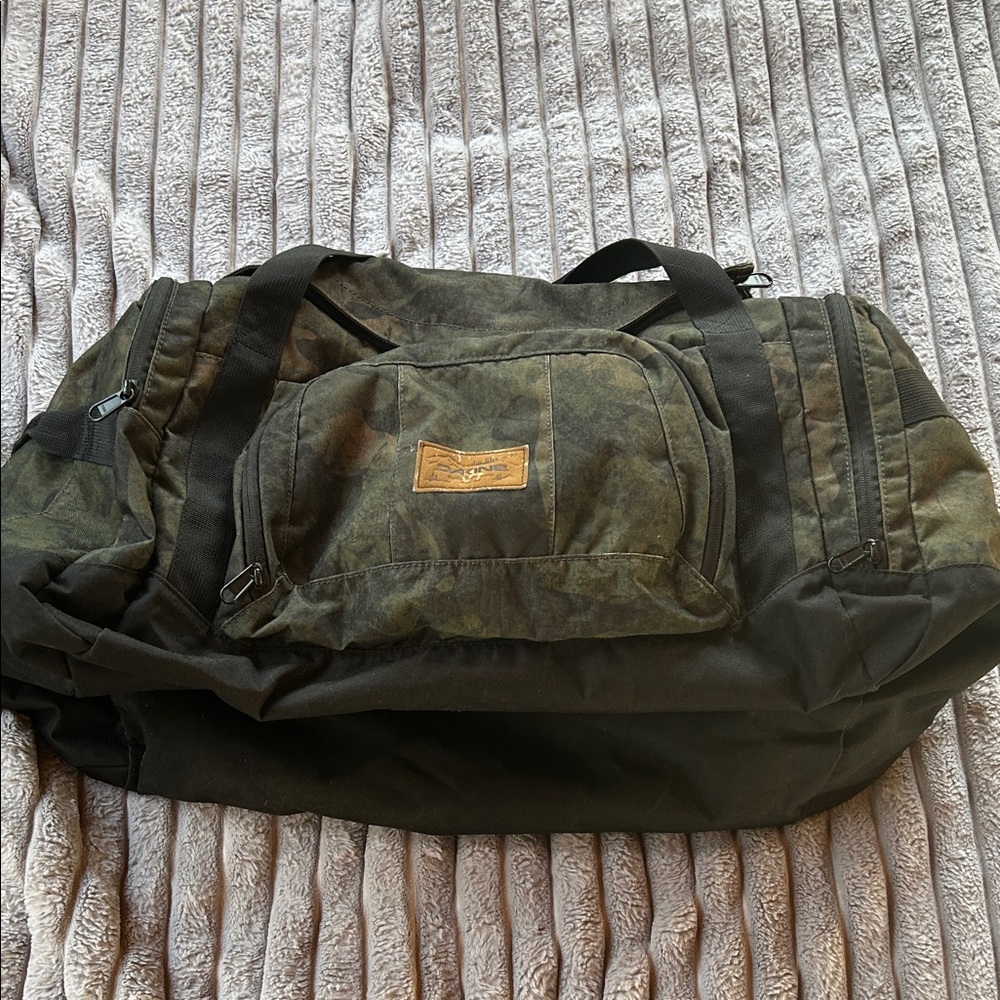 DAKINE Men's Green Camouflage Duffel Bag - Travel & Gym